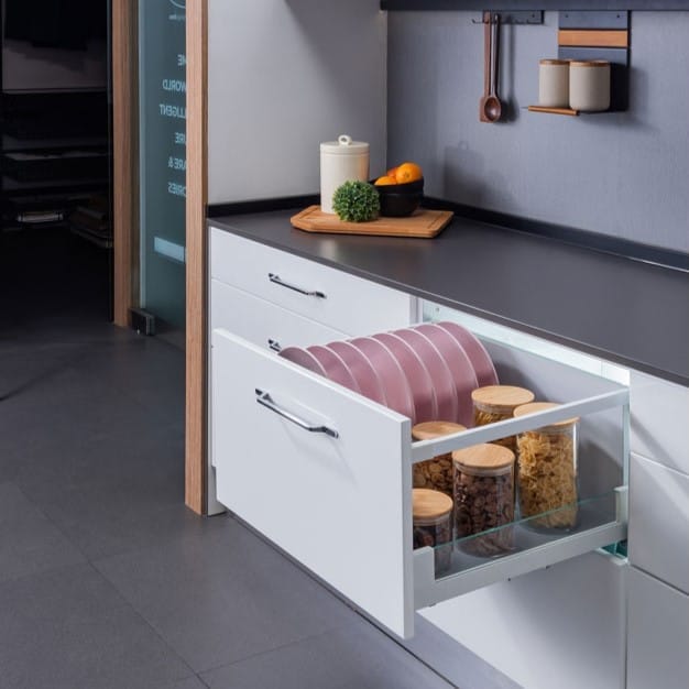 Soft Close Aluminium Hinge